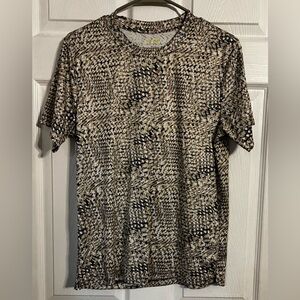 Tek Gear Size Small Woman’s Short Sleeve Athletic Top Tan, Black, & White